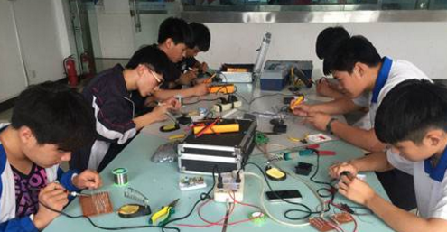 重庆市工业学校电子技术应用专业