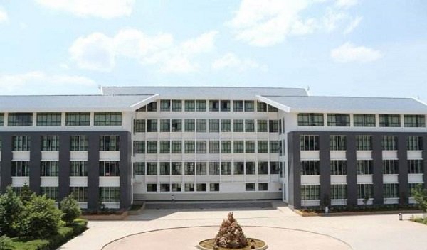 昆明市西山区职业高级中学基础建设如何_学校获得什么荣誉招生信息