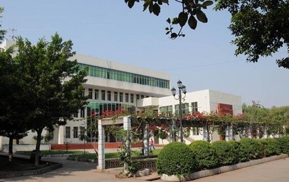 四川凉山卫生学校寝室宿舍条件与学校食堂环境图片招生信息